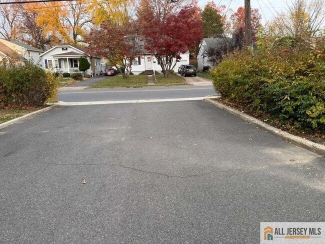 Building Photo - 107 Parkway Ave