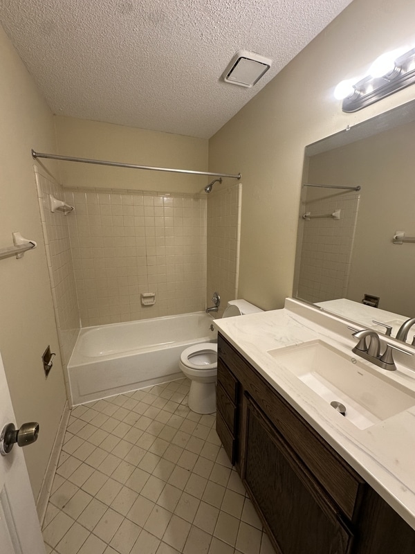 Building Photo - 2961 Charlestowne Pl