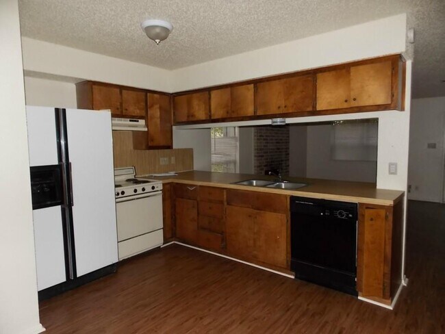 Building Photo - 3308 Dunliegh Dr