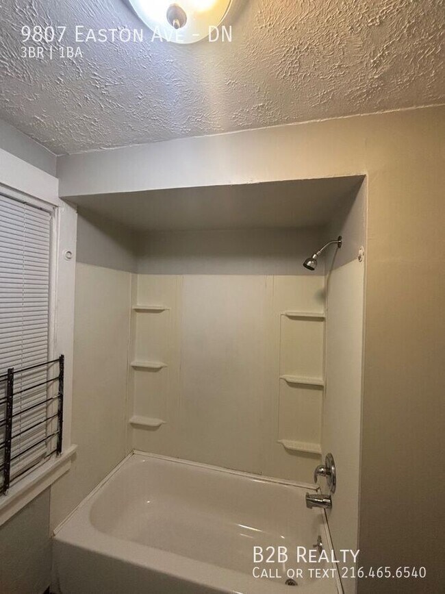 Building Photo - 9807 Easton Ave