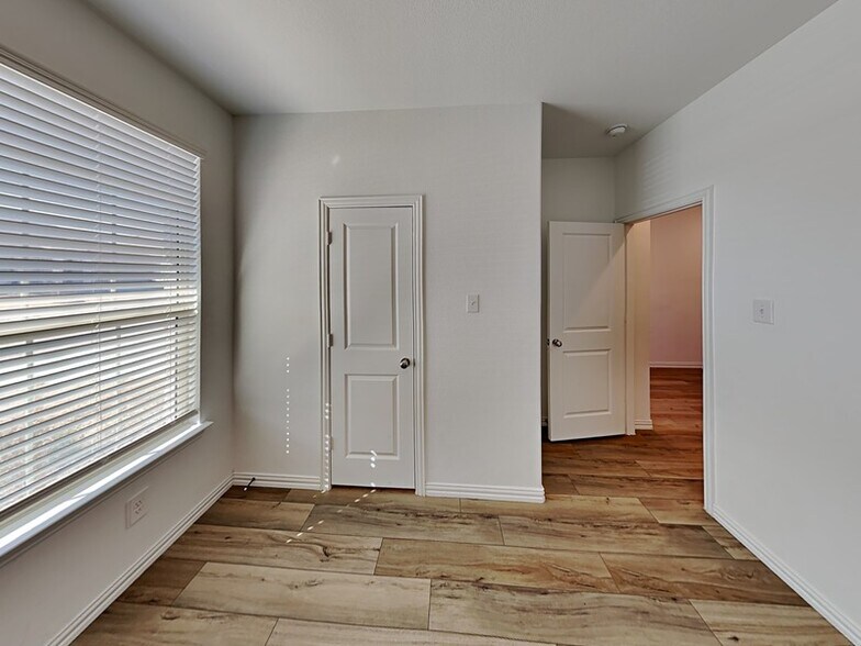 Building Photo - 6928 Falconer Way