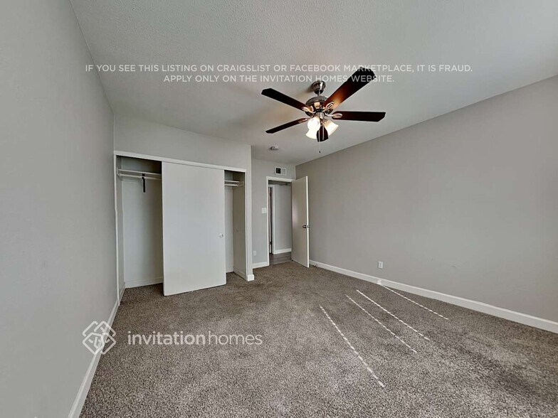 Building Photo - 1524 E Alameda Dr