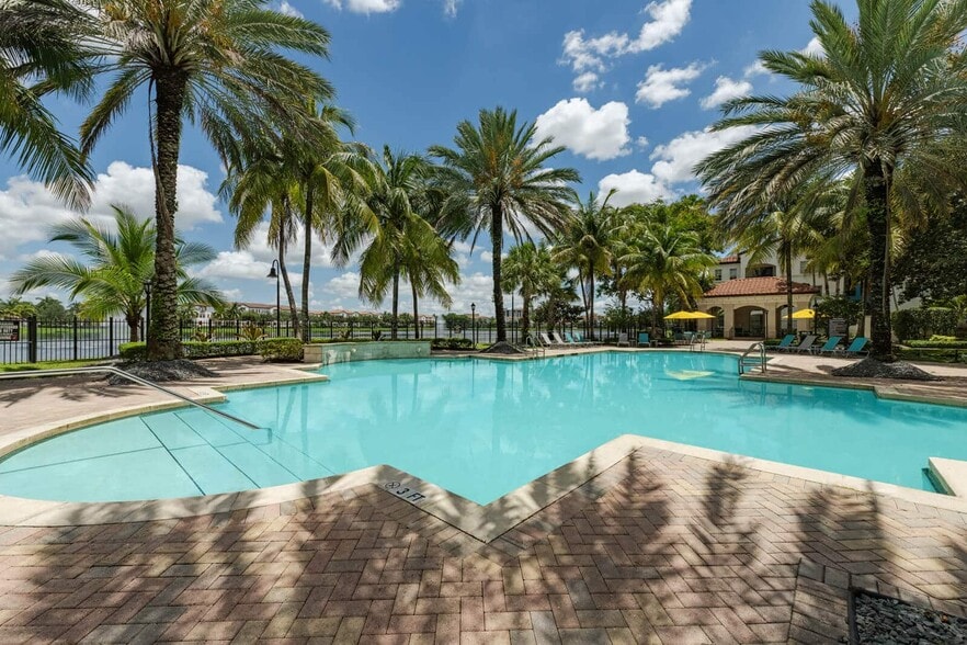 Building Photo - Grand Riviera Miramar