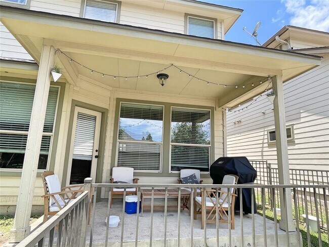 Building Photo - 12605 Charlies Ln