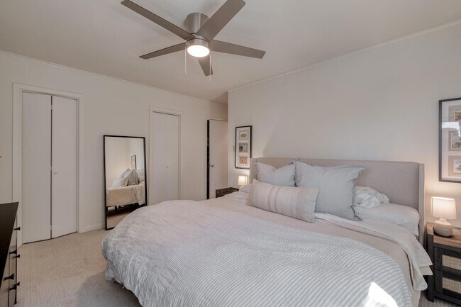 Building Photo - 2117 Gaston Pl Dr