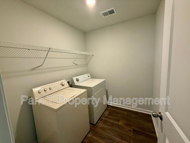 Building Photo - 512 Turpentine Trl