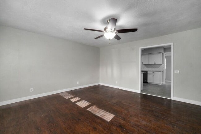 Building Photo - 1920 S Mayfair Ave