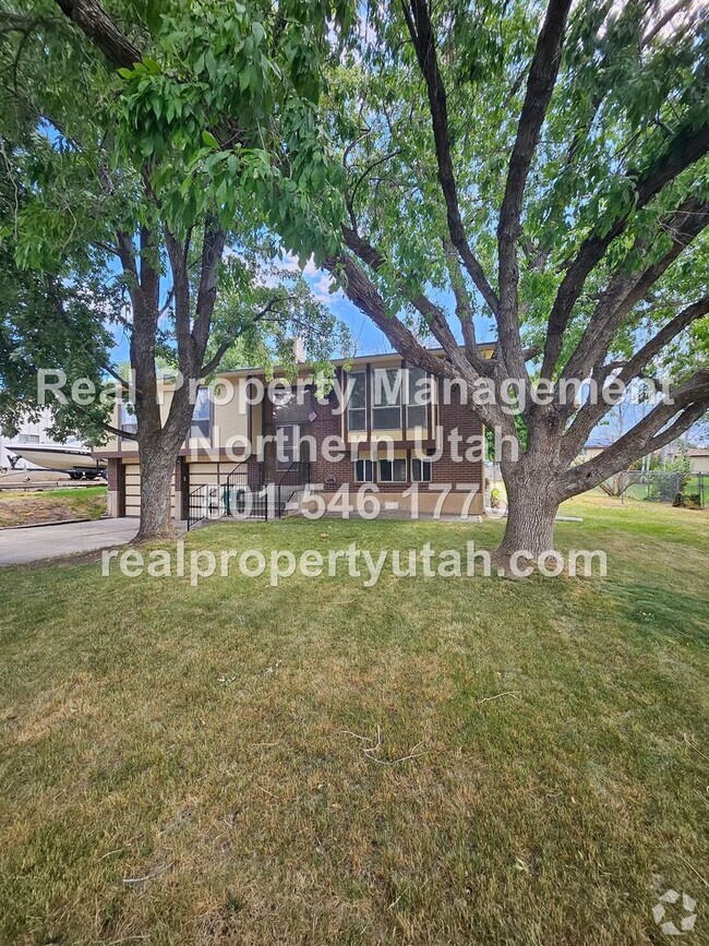 Building Photo - Beautiful 4 Bedroom 2 Bath Home In Layton