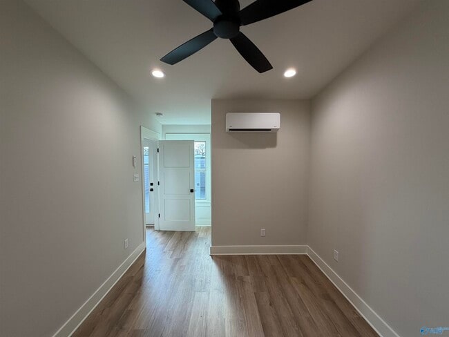 Building Photo - 14 Walnut St NE