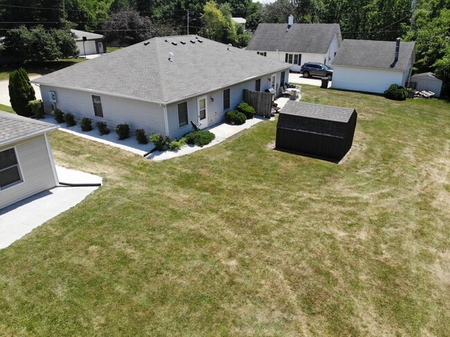 Building Photo - 115-117 South Plum