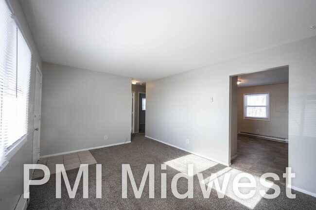 Building Photo - "Charming 2-Bedroom Retreat with 800 Sq. Ft. of Comfort in New Palestine!"