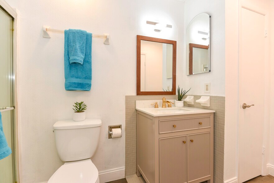 Building Photo - 1600 Big Tree Rd