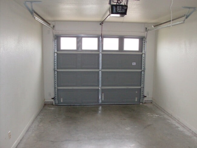 Building Photo - 3 Bedroom / 2 Bath Duplex – Near Fort Hood – Killeen, TX