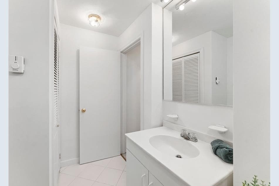 Building Photo - 1325 Worcester Rd