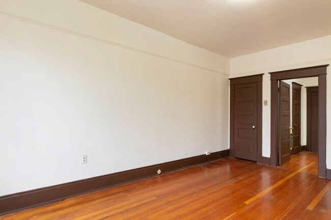 Building Photo - 4250 Fremont Ave N