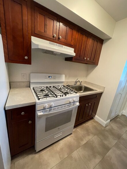 Building Photo - 4630 New Hampshire Ave NW