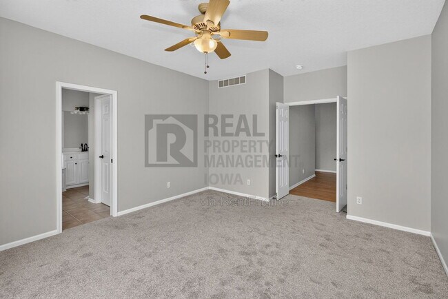 Building Photo - 2305 NE Hanover Ct