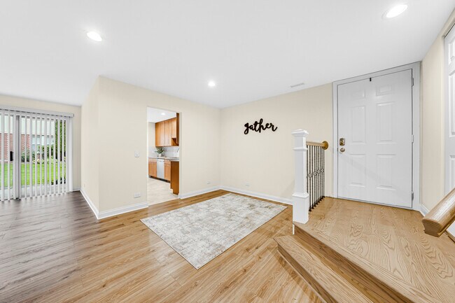 Building Photo - 1257 N Streamwood Ln