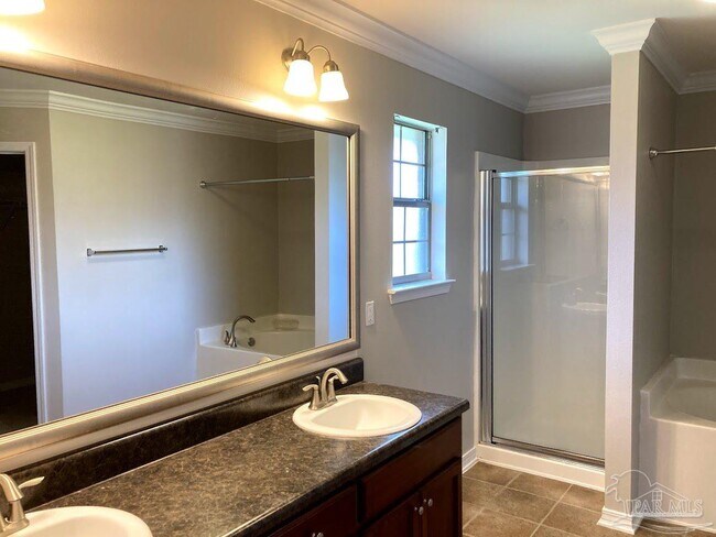 Building Photo - 8770 Kennedy Dr