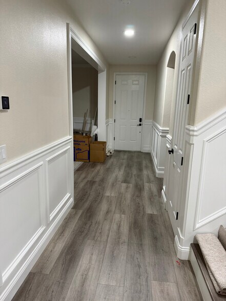 Building Photo - 5147 Fern Ridge Cir