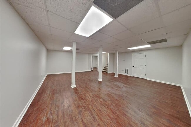 Building Photo - 339 Warrenton Dr