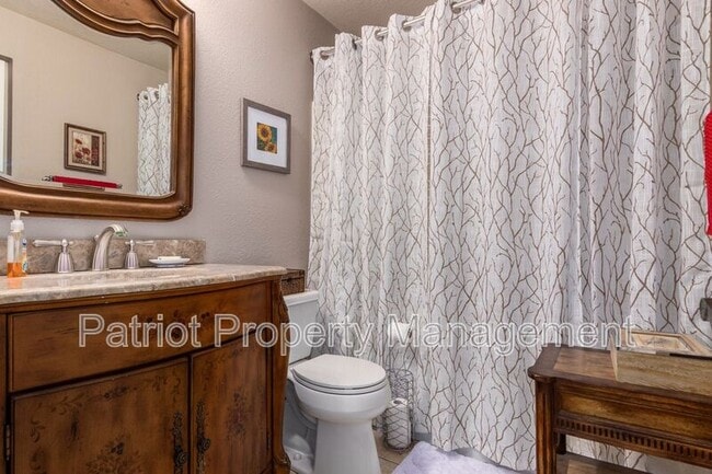 Building Photo - 9708-9708 E Vía Linda