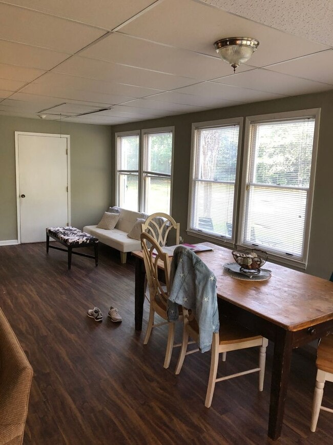 Building Photo - 107 Greenbriar Trail