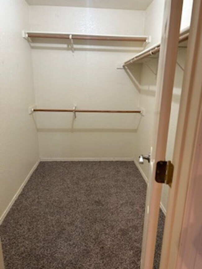 Building Photo - 2305 Upland Bend Dr