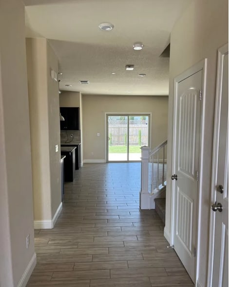 Building Photo - 2494 Valdes Dr