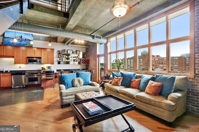 Building Photo - 640 Glen Iris Dr NE