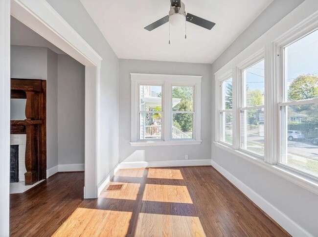 Sunroom - 2802 Hyde Park Ave