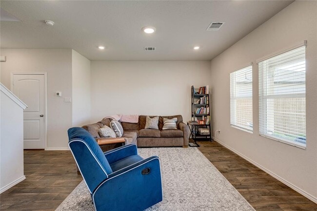 Building Photo - 216 Skipping Stone Ln