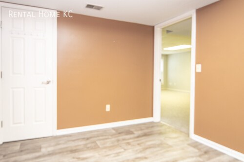 Building Photo - 10509 Ballentine-