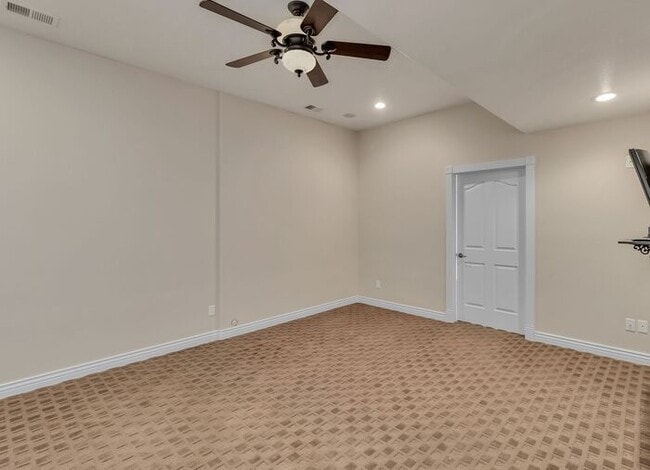 Building Photo - Beautiful and Spacious 4Bd 3.5Bath Home in...
