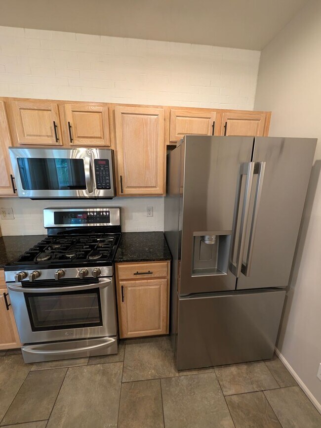 Building Photo - 908 S Mineral Dr