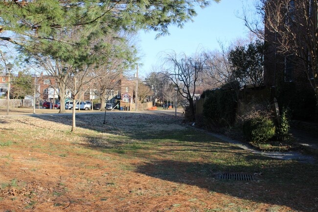 Building Photo - 22 Mt Vernon Ave