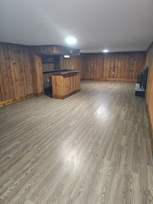 Building Photo - 2947 Chamberlain Rd