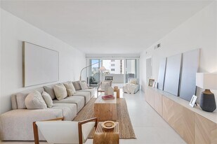 Building Photo - 333 Sunset Dr
