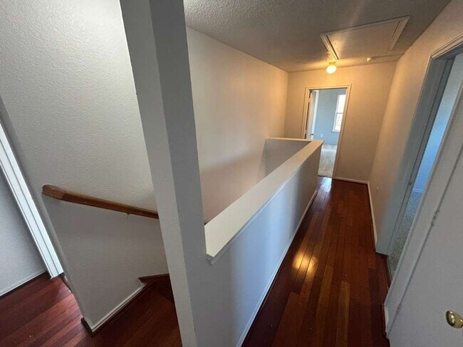 Building Photo - 1137 Beechwood Ln