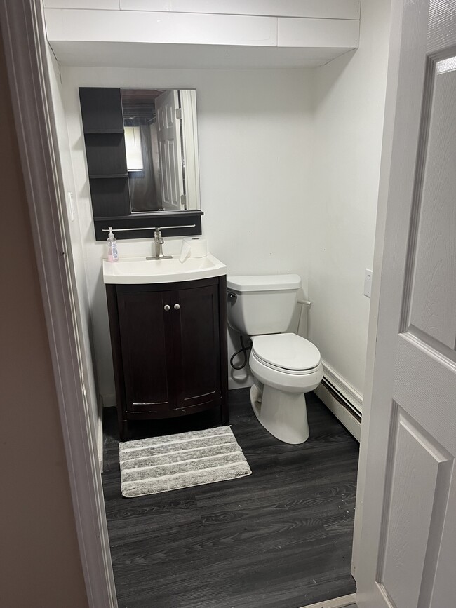 Building Photo - 809 Trumbull Dr