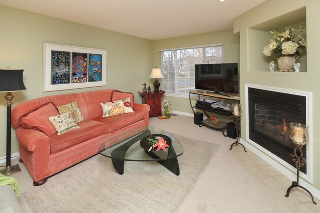 Building Photo - Great Townhome in Southeast Ft. Collins