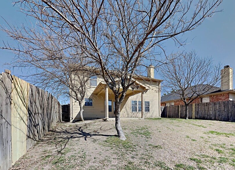 Building Photo - 5108 Raymond Dr