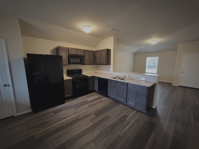 Building Photo - ?Home in the Edmond Area! ?