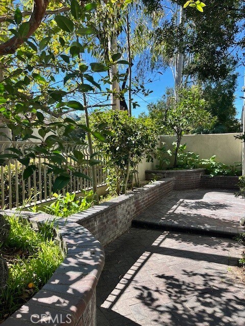 Building Photo - 16 Brigmore Aisle