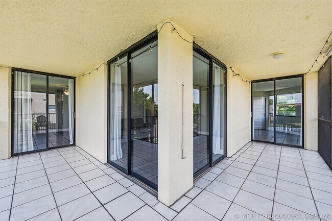 Building Photo - 10401 W Broward Blvd