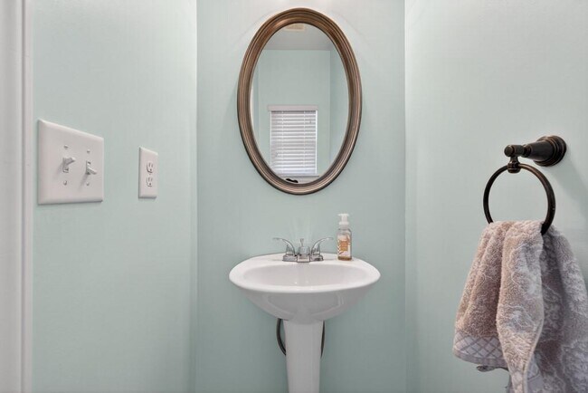 Building Photo - 256 Valley Xing