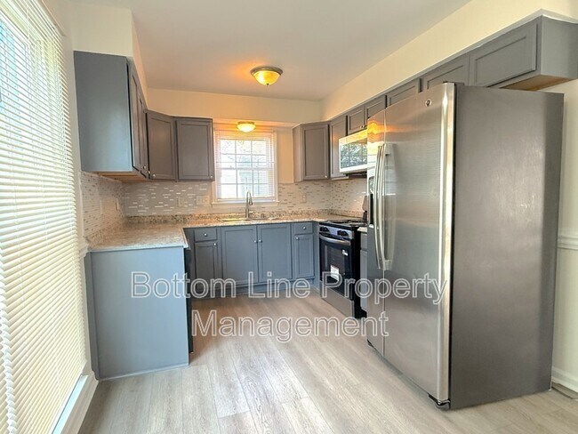 Building Photo - 4013 Inglehurst Dr