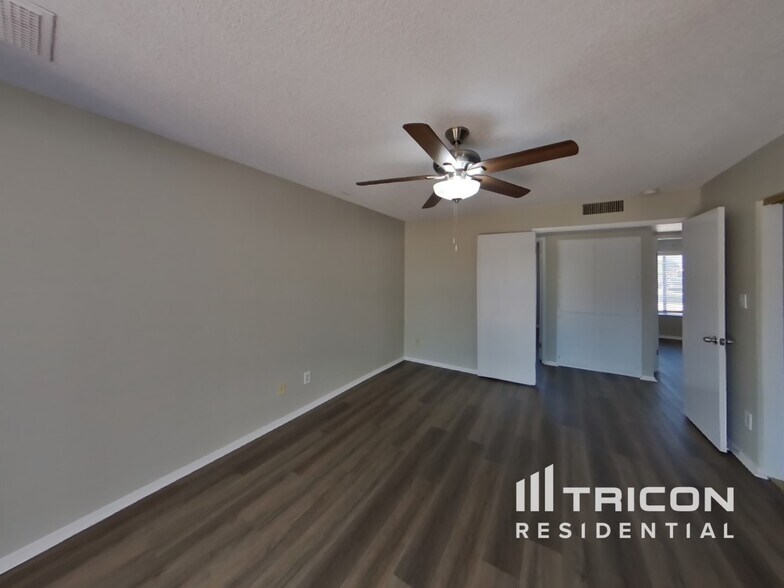 Building Photo - 6319 W Sunnyslope Ln