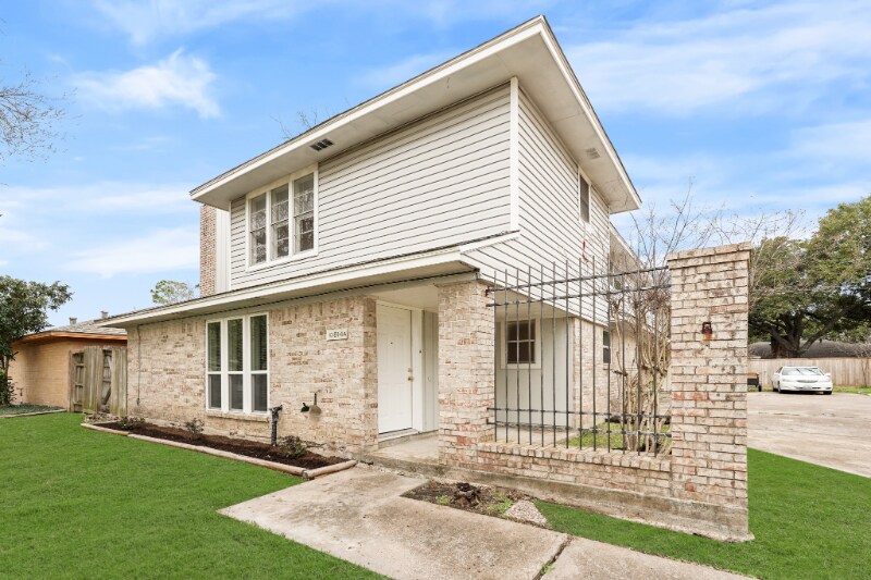Building Photo - 10814 Sugar Hill Dr