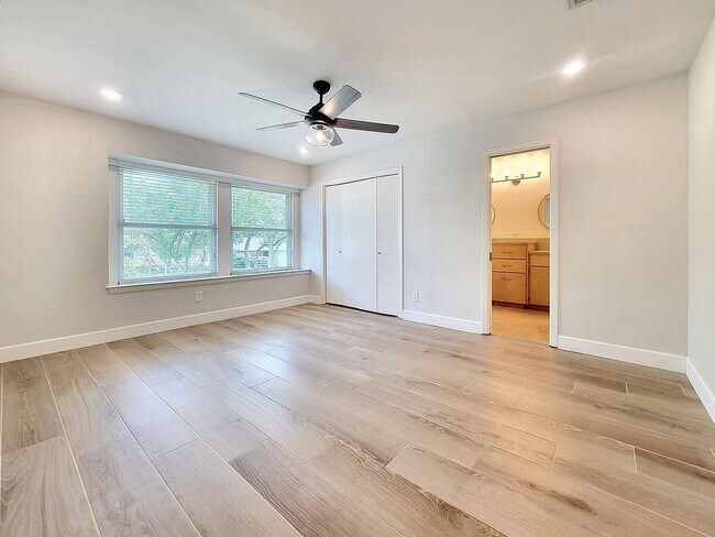 Building Photo - 3/BR 2/BA Single-Level Home with Sunroom a...